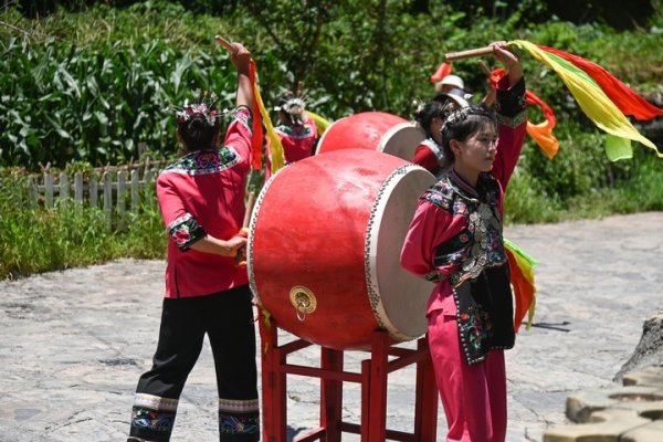 蜗牛配资 松桃大湾苗寨：乡村文化旅游度假基地正式迎客