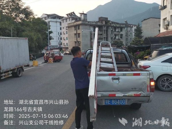 亚晶金融 楚天视讯战高温保畅通：烈日下的“信号守护者”