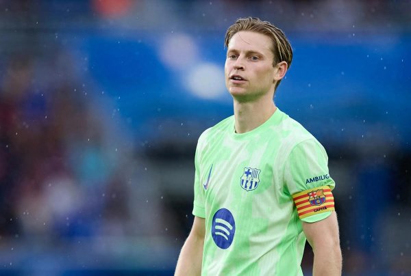 永旺配资端 巴萨最残酷的二选一, 德容王者归来, 卡萨多的位置悬了